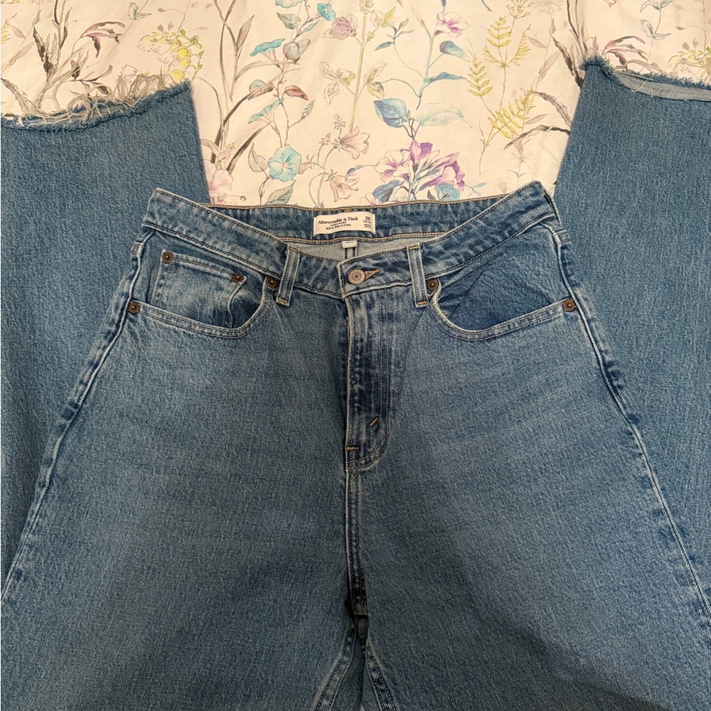 Abercrombie & Fitch High-Rise 90's Relax fit